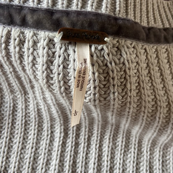 EUC, free people sweater - Picture 2 of 2